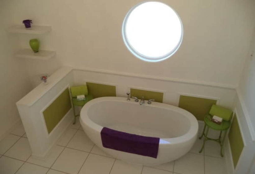 צימר Enchanted Rainforest Guesthouse