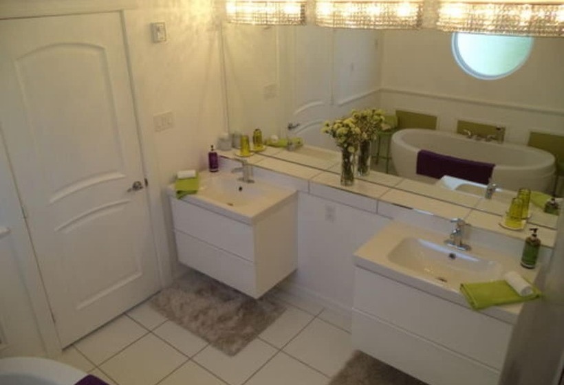 צימר Enchanted Rainforest Guesthouse