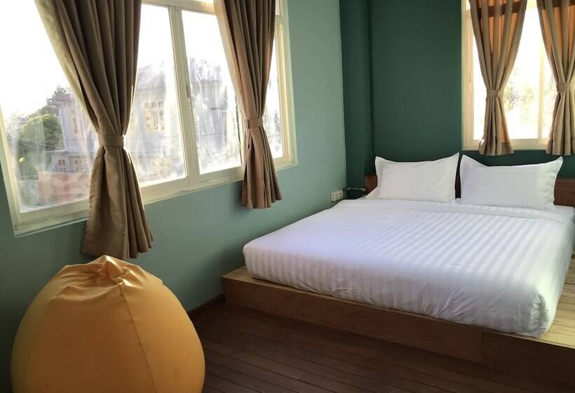 هتل Baobabed Hostel Nyaung Shwe