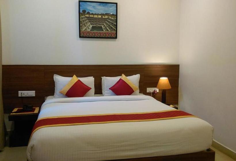 هتل Clarks Inn Hampi