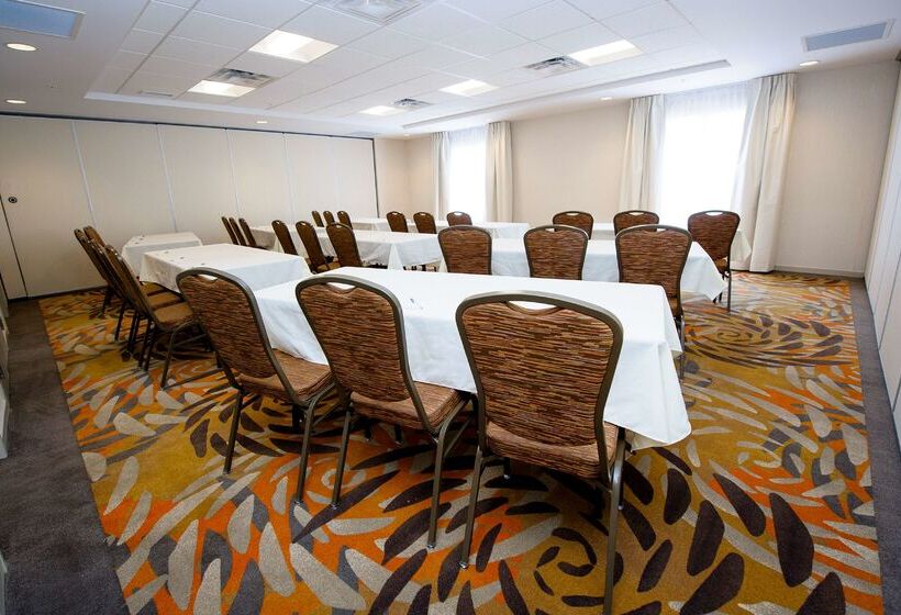 هتل Hampton Inn & Suites By Hilton Truro