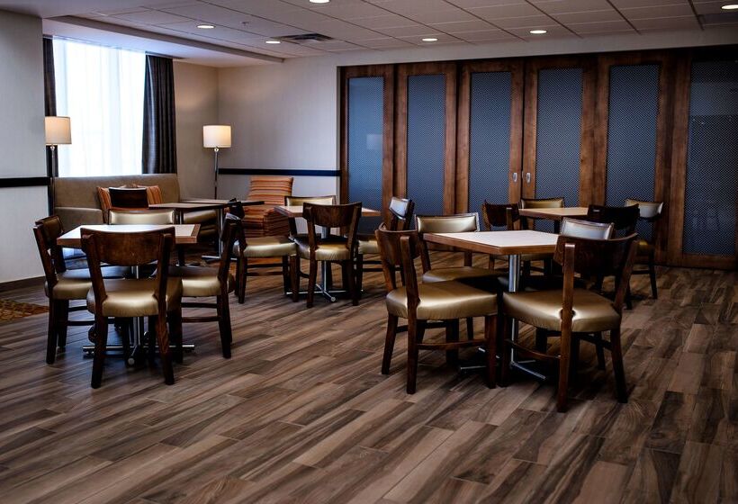 هتل Hampton Inn & Suites By Hilton Truro