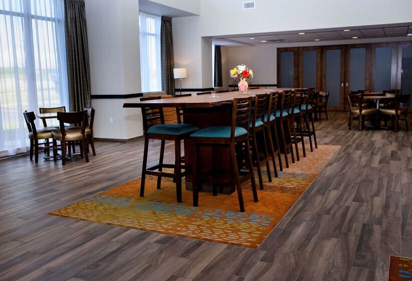 هتل Hampton Inn & Suites By Hilton Truro