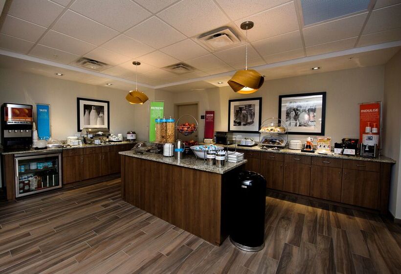 هتل Hampton Inn & Suites By Hilton Truro