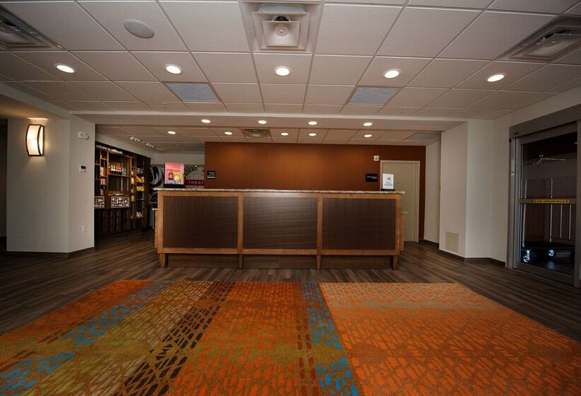 هتل Hampton Inn & Suites By Hilton Truro