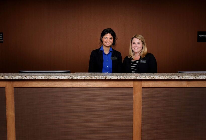 هتل Hampton Inn & Suites By Hilton Truro