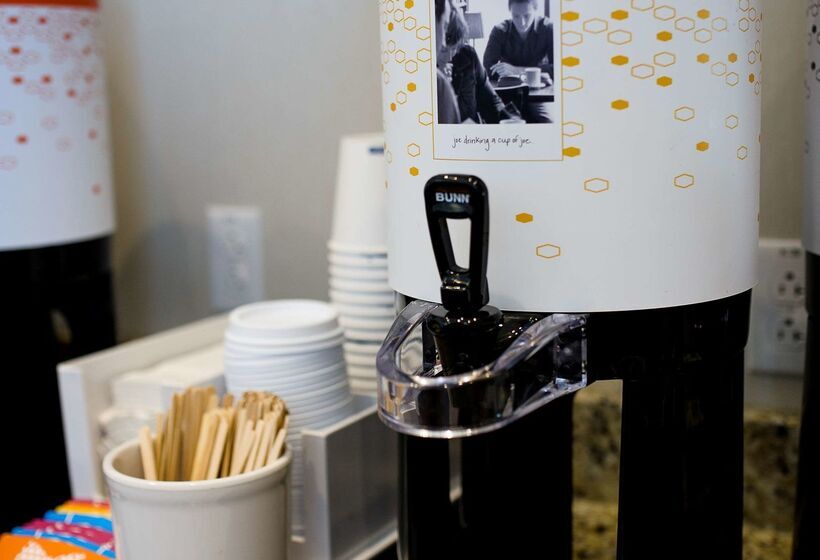 هتل Hampton Inn & Suites By Hilton Truro