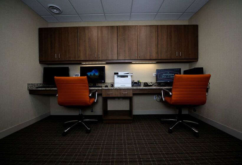 هتل Hampton Inn & Suites By Hilton Truro