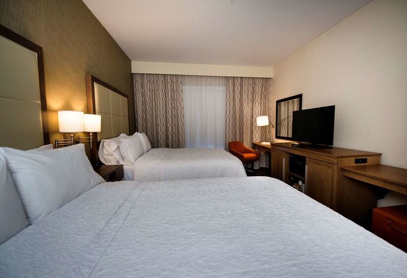 هتل Hampton Inn & Suites By Hilton Truro