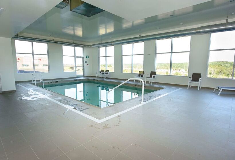 هتل Hampton Inn & Suites By Hilton Truro