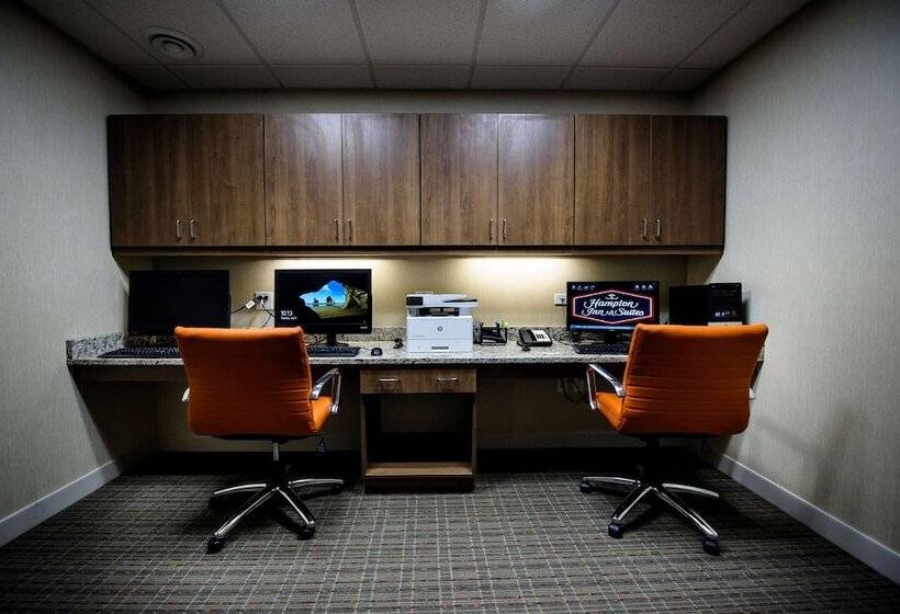 هتل Hampton Inn & Suites By Hilton Truro