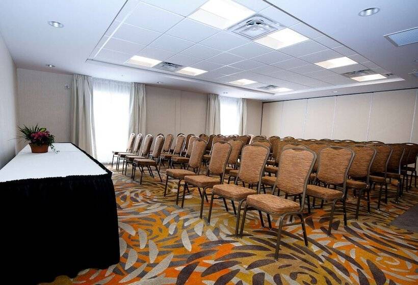 هتل Hampton Inn & Suites By Hilton Truro