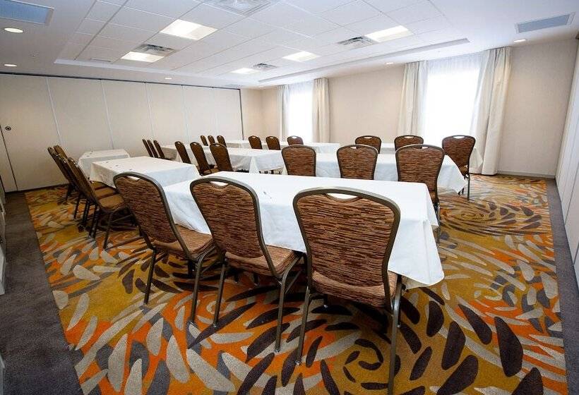 هتل Hampton Inn & Suites By Hilton Truro