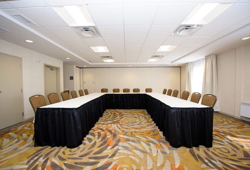 هتل Hampton Inn & Suites By Hilton Truro