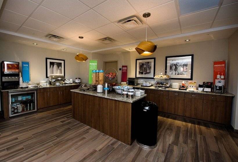 هتل Hampton Inn & Suites By Hilton Truro