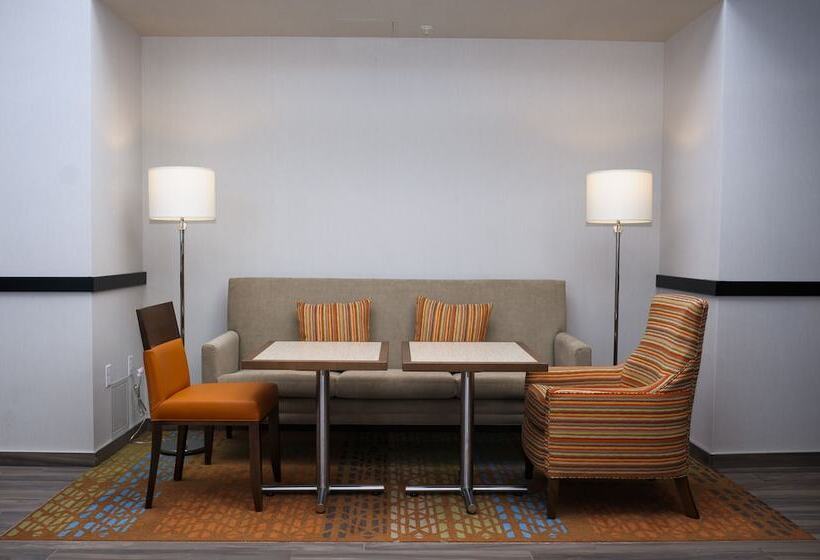 هتل Hampton Inn & Suites By Hilton Truro