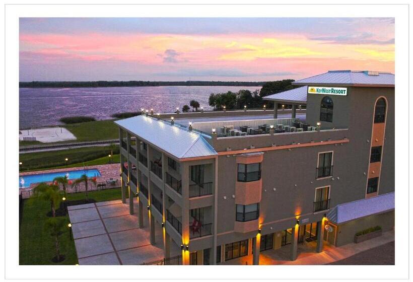 هتل The Citrus On The Lake