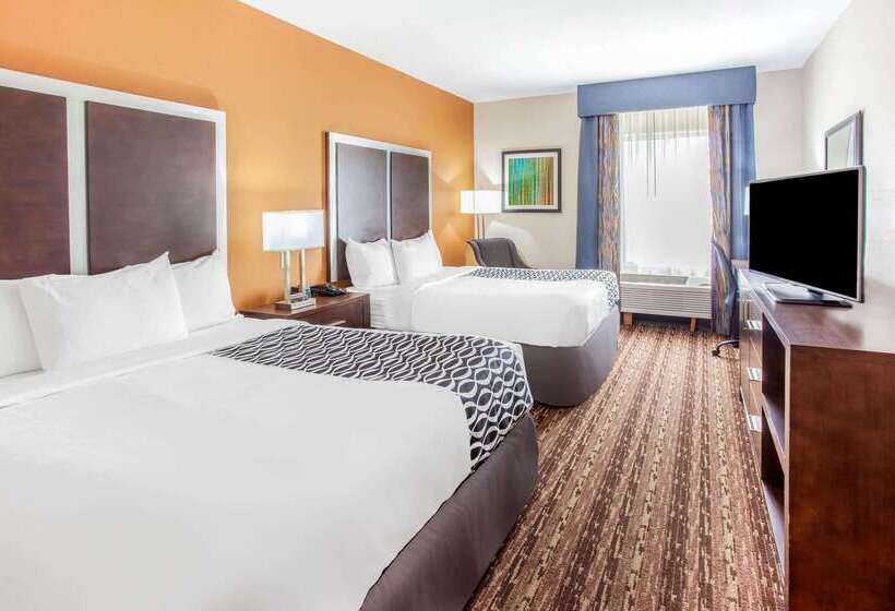 Отель La Quinta By Wyndham Gonzales Tx