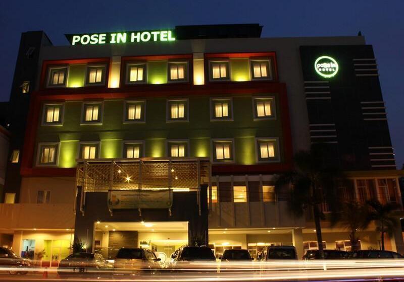 Pose In Hotel Solo