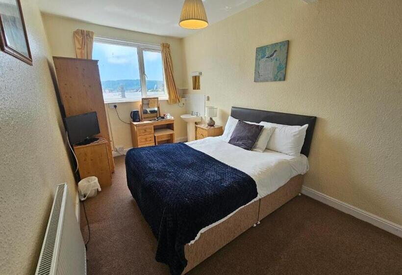 Rivelyn Hotel Bar & Restaurant