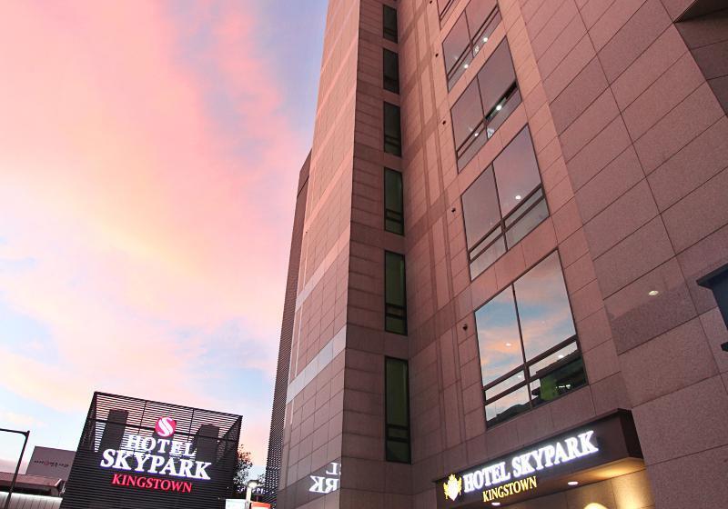 בית מלון כפרי Skypark Kingstown Dongdaemun