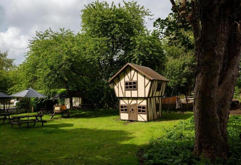 هتل The Poacher Inn