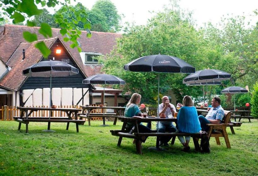 هتل The Poacher Inn