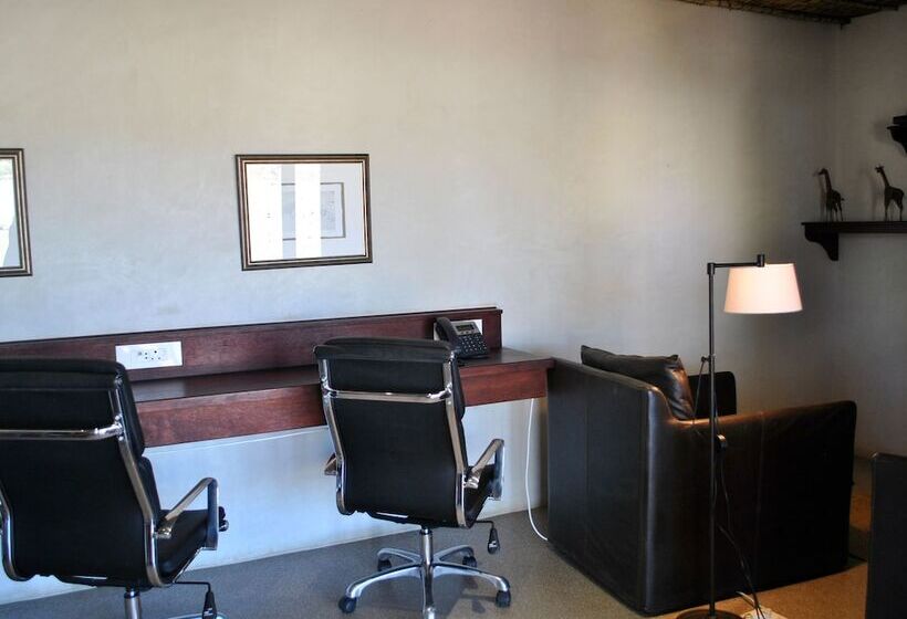 בית מלון כפרי Tutwa Desert Lodge