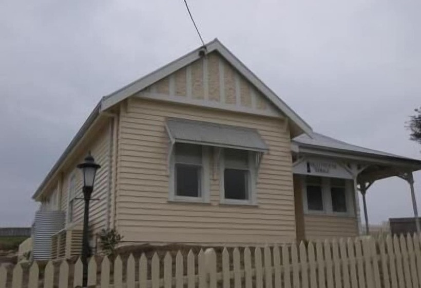 Lighthouse Lodge