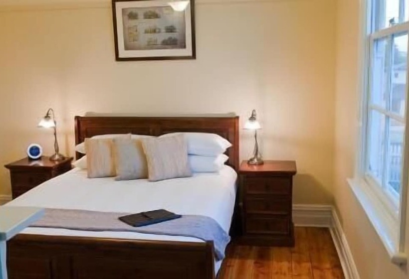 Lighthouse Lodge