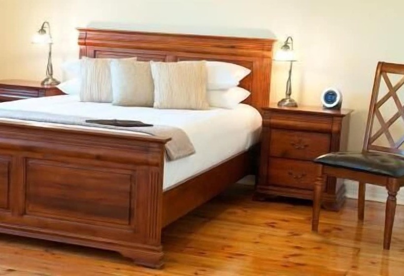 Lighthouse Lodge
