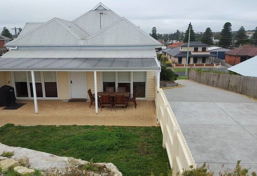 Lighthouse Lodge