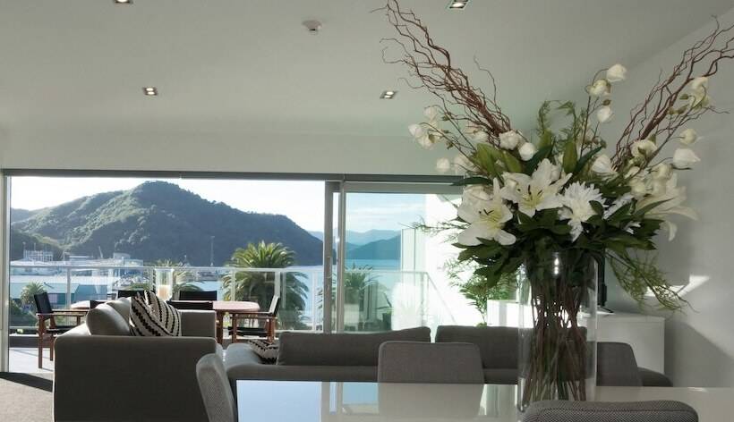 Luxury Waterfront Apartments Picton