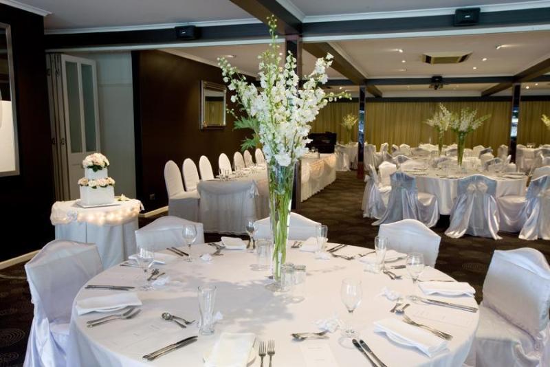 مُتل The Commodore