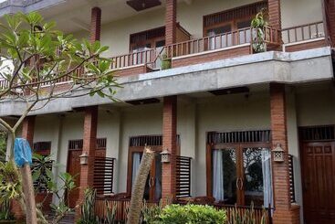 پانسیون Karang Sari Guesthouse & Restaurant