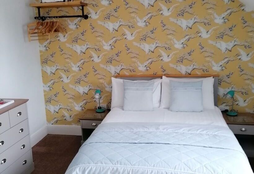 פנסיון Langdon Villa Guest House
