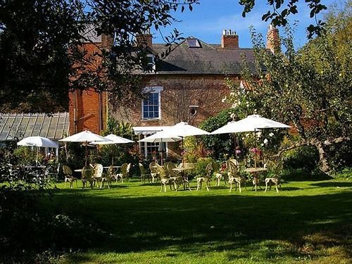 بنسيون Priory House & Oriental Brew House