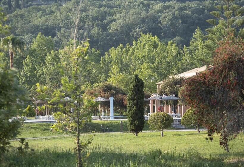استراحتگاه Grecotel Luxme Costa Botanica