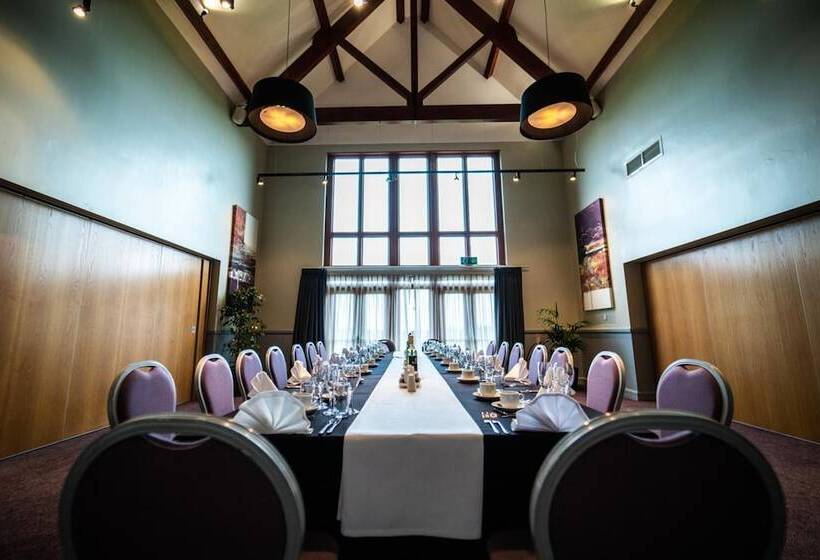 استراحتگاه The Warwickshire Hotel And Country Club