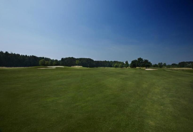 استراحتگاه The Warwickshire Hotel And Country Club