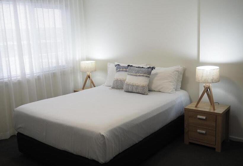 The Esplanade Motel