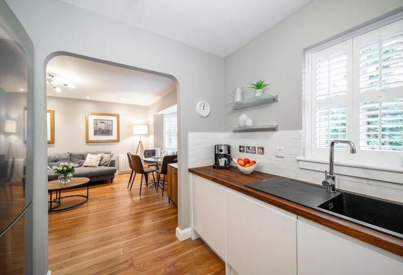 The Pines Stunning 3 Bedroomed Apartment, Gleneagles