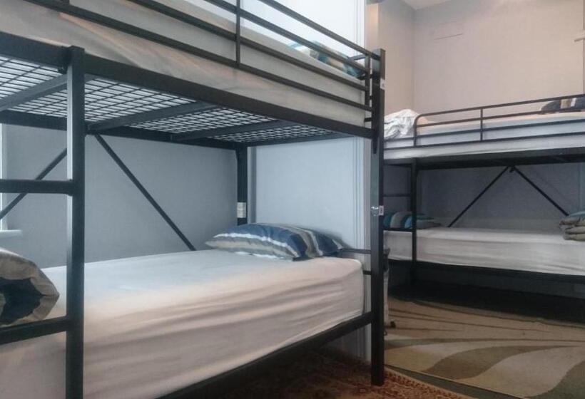 هاستل Backpackers Imperial