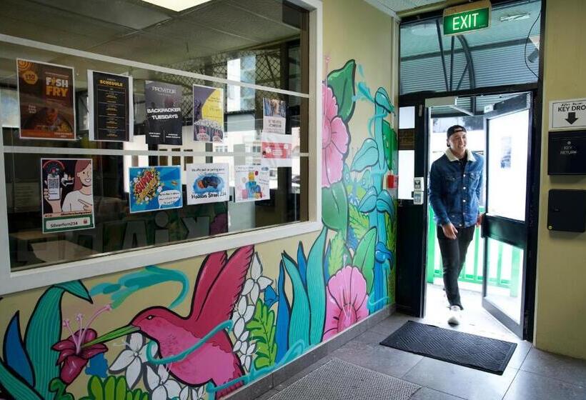 هاستل Silverfern Backpackers