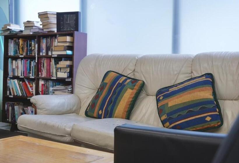 هاستل Silverfern Backpackers