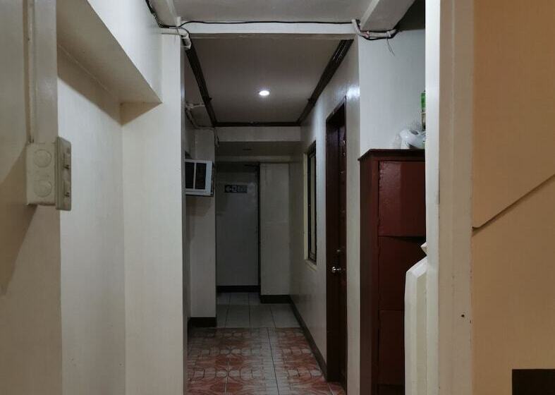 هاستل Wendy's Apartelle