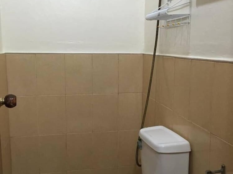 هاستل Wendy's Apartelle