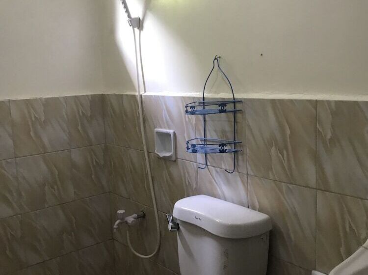 هاستل Wendy's Apartelle