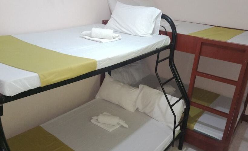 هاستل Wendy's Apartelle