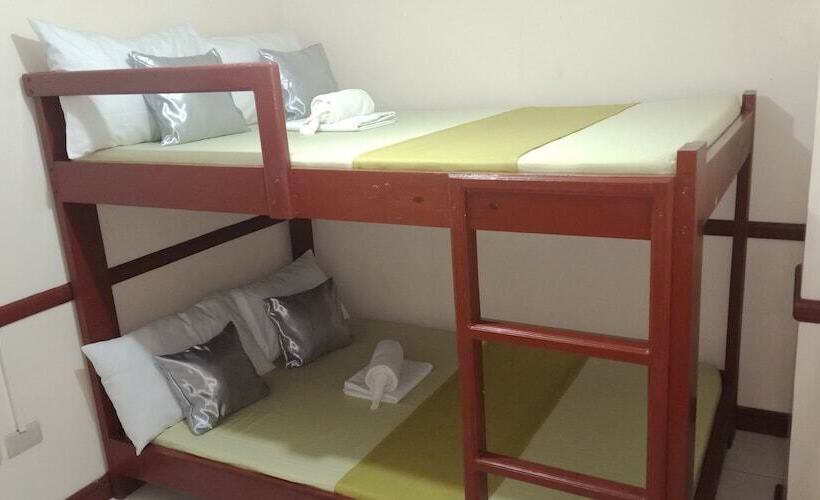 هاستل Wendy's Apartelle